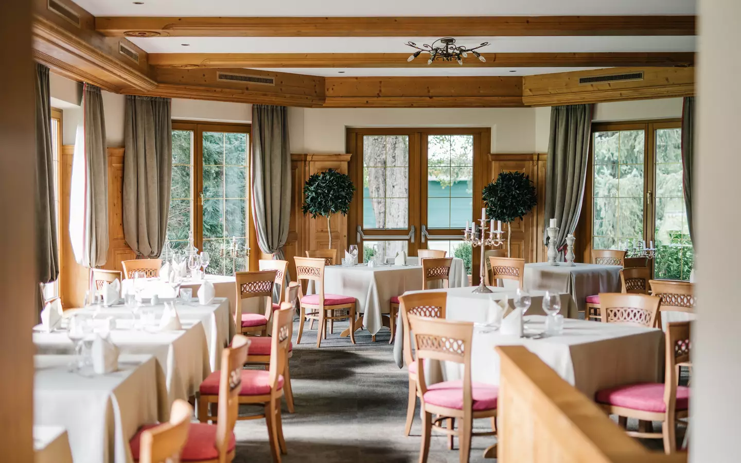 Genüsslich Speisen in den modernen Stuben